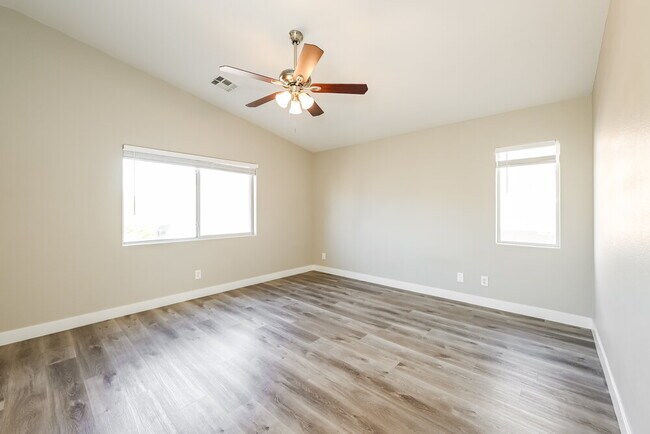 Building Photo - 8717 S Evan Lilas St