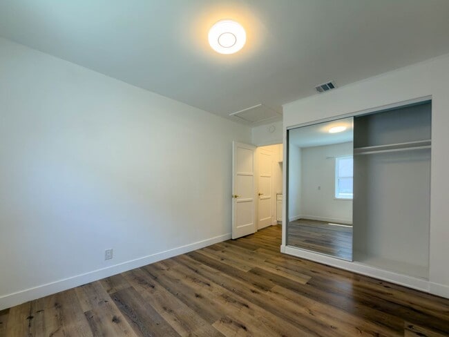 Building Photo - 316 N Kenwood St