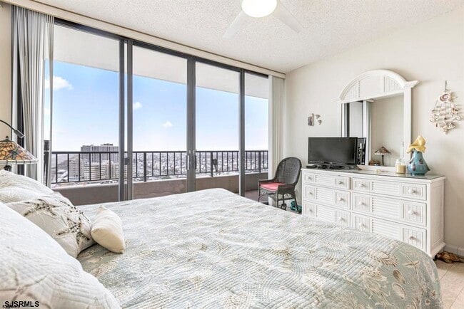 Building Photo - 3851 Boardwalk