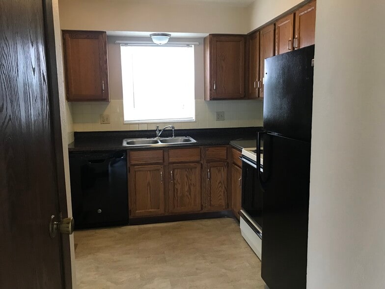 Kitchen - 8612 W Main St