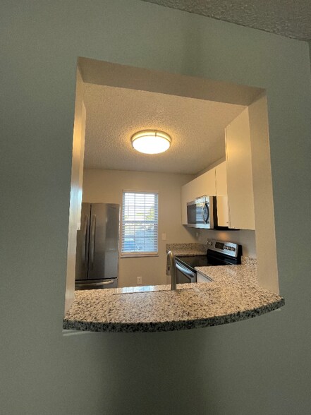 Building Photo - 1697 Ridgebury Dr