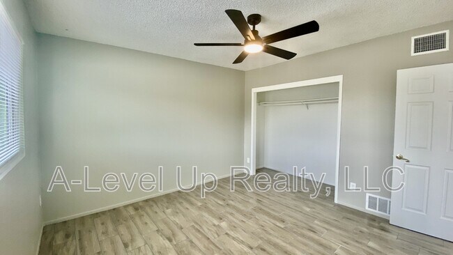 Building Photo - 5745 S Southland Blvd