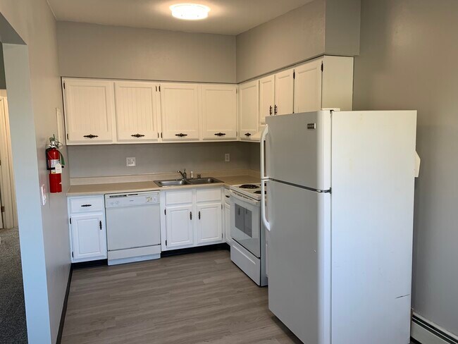 Building Photo - 2312 Roosevelt Dr