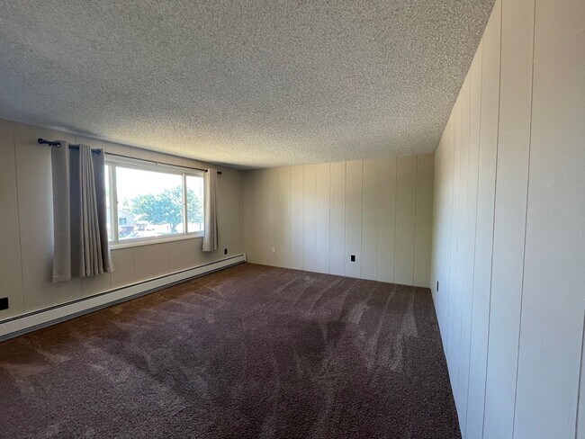 Building Photo - 3321 Bevans St
