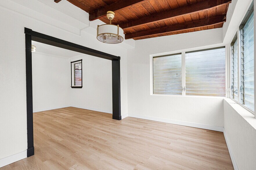 Building Photo - 751 NE 122nd St