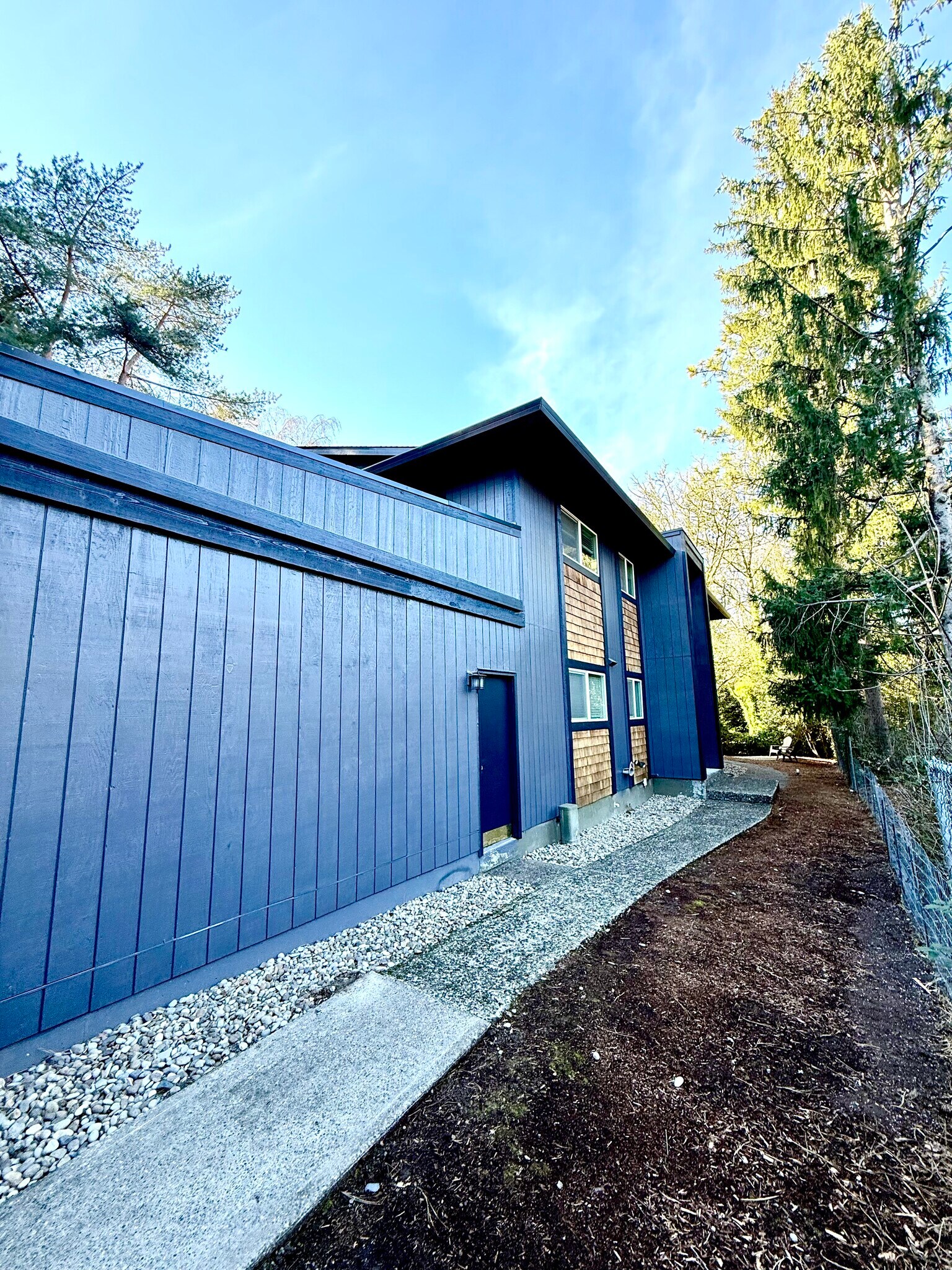 Building Photo - 6555 SW Terri Ct