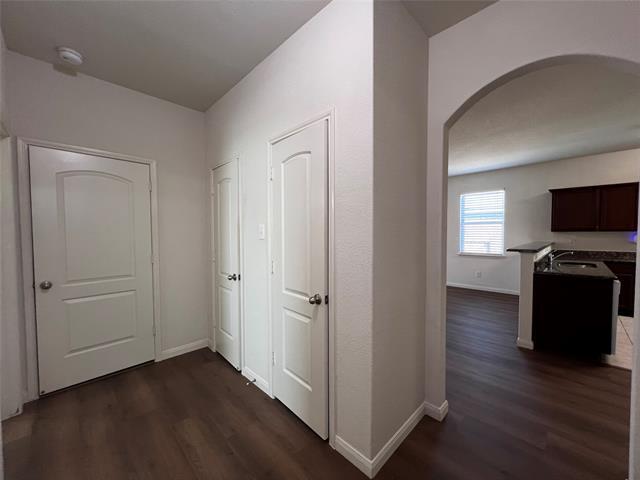 Building Photo - 208 Cottonwood Dr