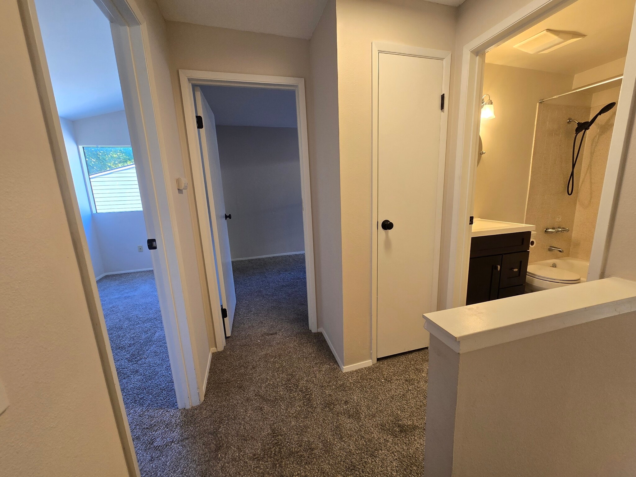 Building Photo - 12512 SE 42nd St