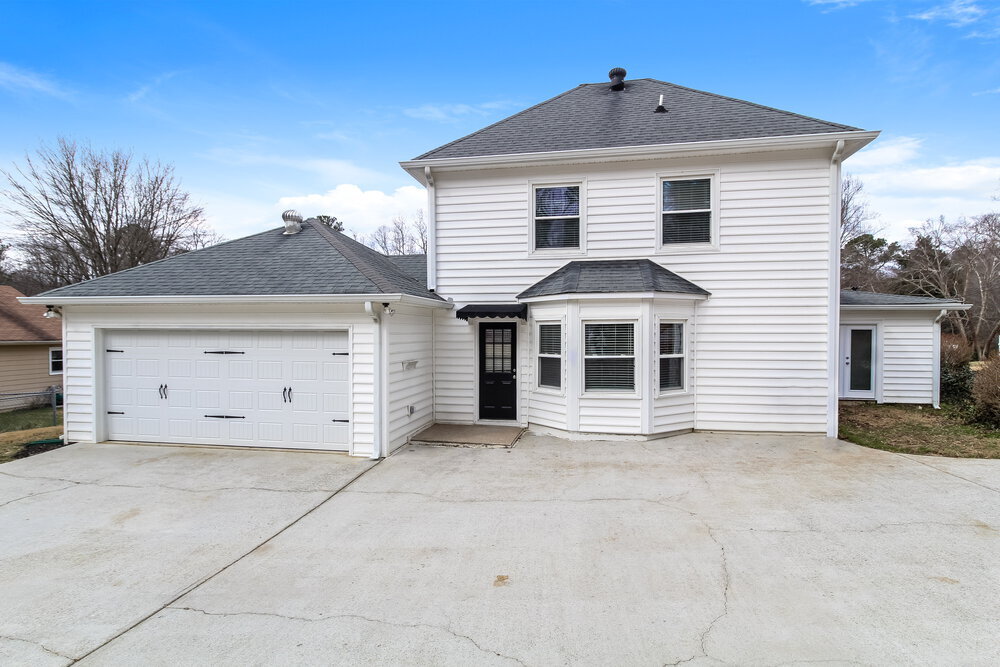 Building Photo - 1005 Old Spring Way NE