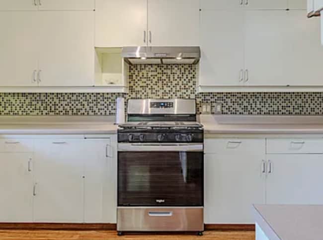 Building Photo - Beautiful 4 Bedroom / 3 Bath Home in the Heart of Manhattan, KS – Large Yard & Close to Campus