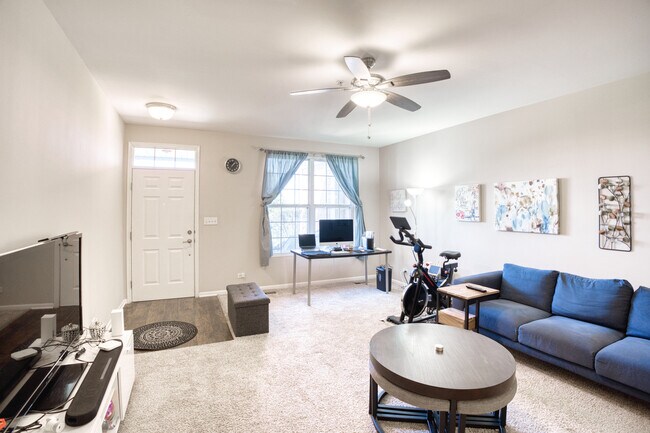 Building Photo - 7520 Claridge Dr