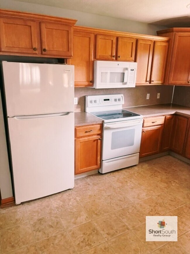 Building Photo - 2146 Creekside Dr SW