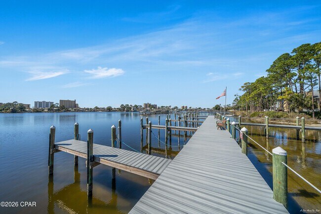 Building Photo - 6903 N Lagoon Dr