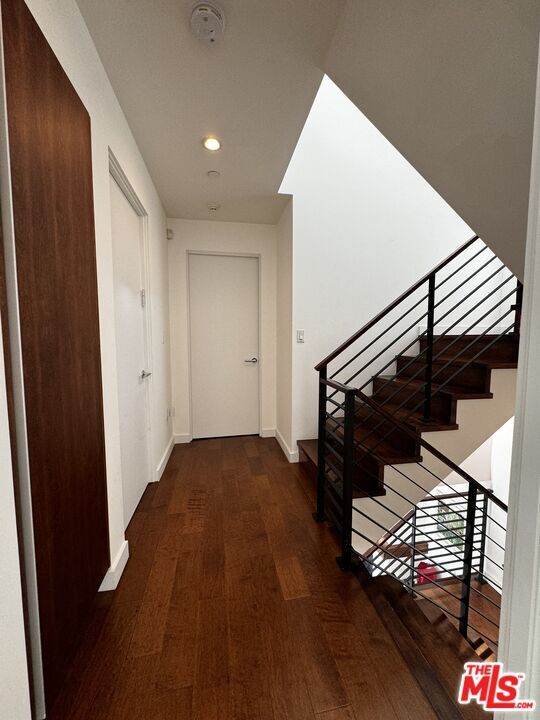 Building Photo - 140 S Hayworth Ave