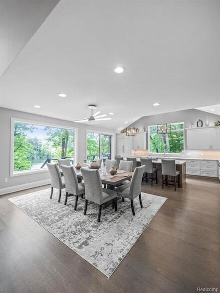 Building Photo - 3511 Lakecrest Dr