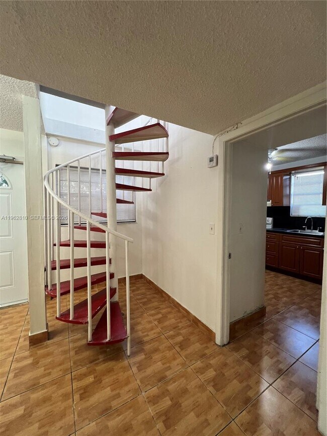 Building Photo - 2820 SW 95th Ave