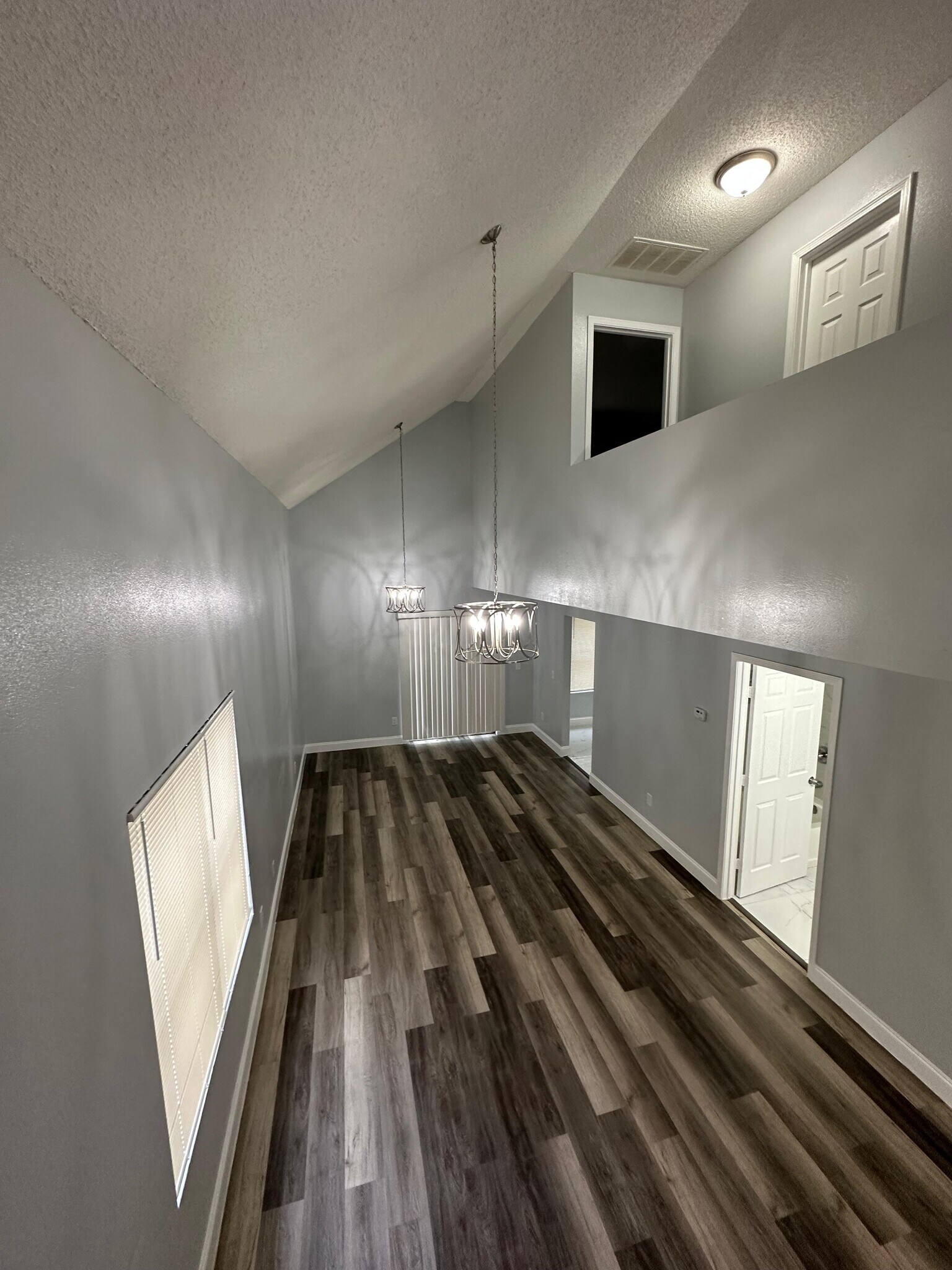 Building Photo - 10973 Traci Lynn Dr