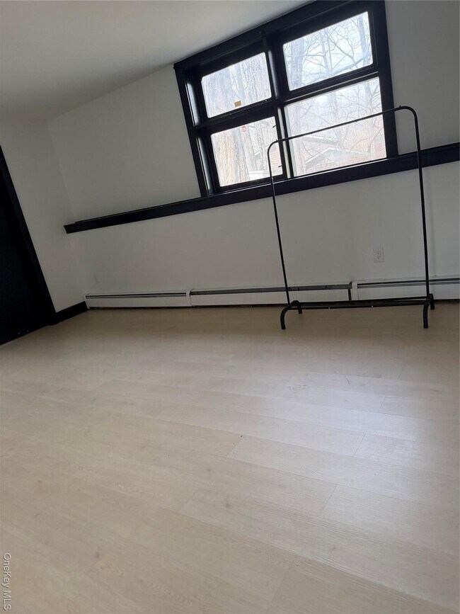 Building Photo - 40 Felter Hill Rd