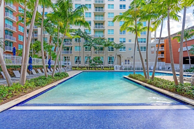 Building Photo - 2000 N Bayshore Dr