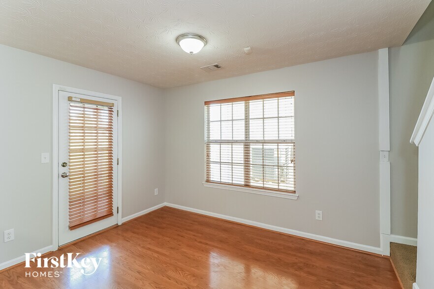 Building Photo - 813 Winsap Dr
