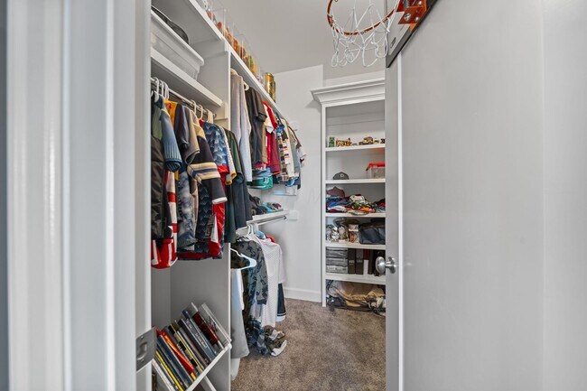 Building Photo - 10420 Pagoda Way