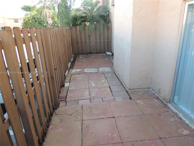 Building Photo - 15444 SW 85th Ln