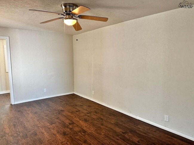 Building Photo - 1627 Oceola Ave