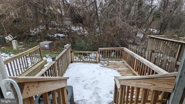 Building Photo - 829 Gallows Ct