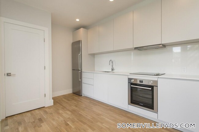 Building Photo - 138 Highland Ave