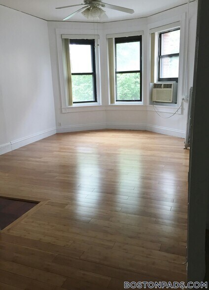 Building Photo - 91 Westland Ave