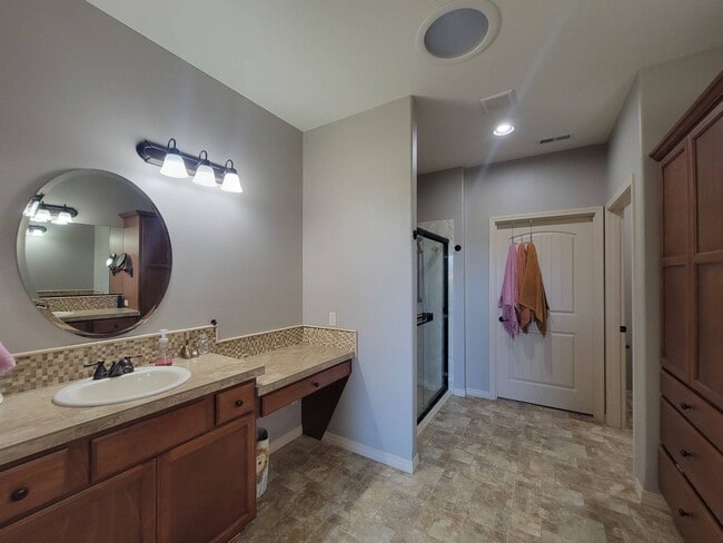 Building Photo - 2460 Bramasole Dr Way