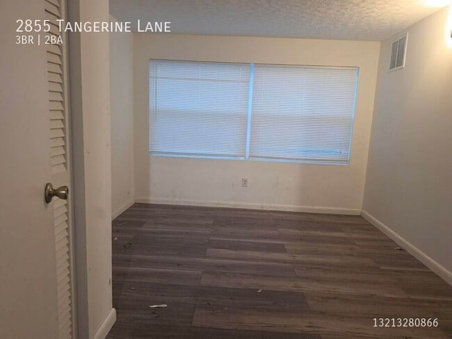 Building Photo - 2855 Tangerine Ln