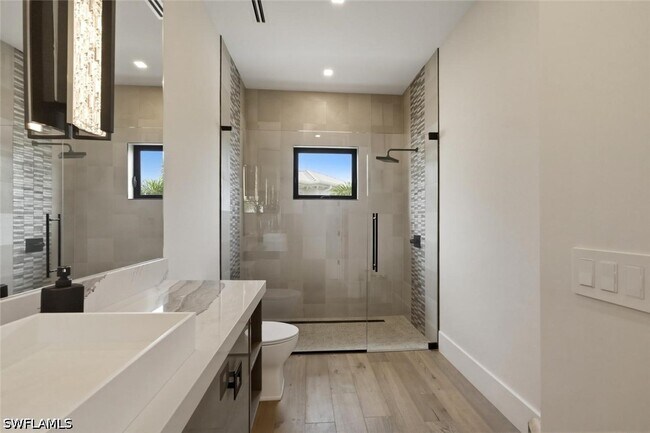 Building Photo - 200 Bahia Point