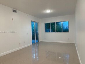 Building Photo - 652 NE 63rd St