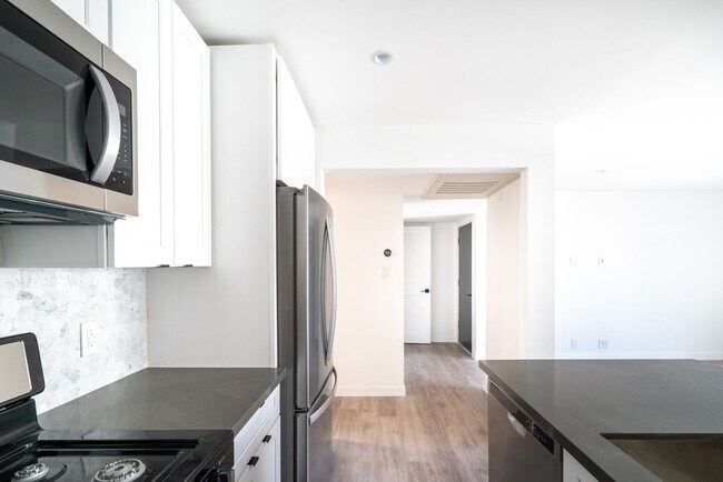 Interior Photo - 3168 Wabash Ave