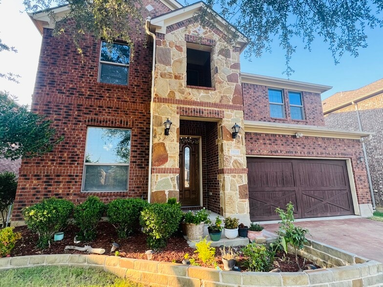 Front - 1020 Chickasaw Dr