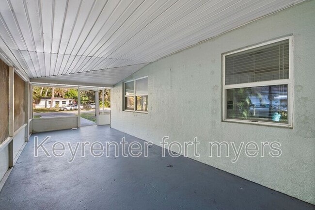 Building Photo - 236 Delray Ave