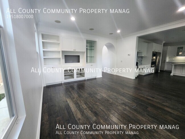 Building Photo - 43 Los Indios