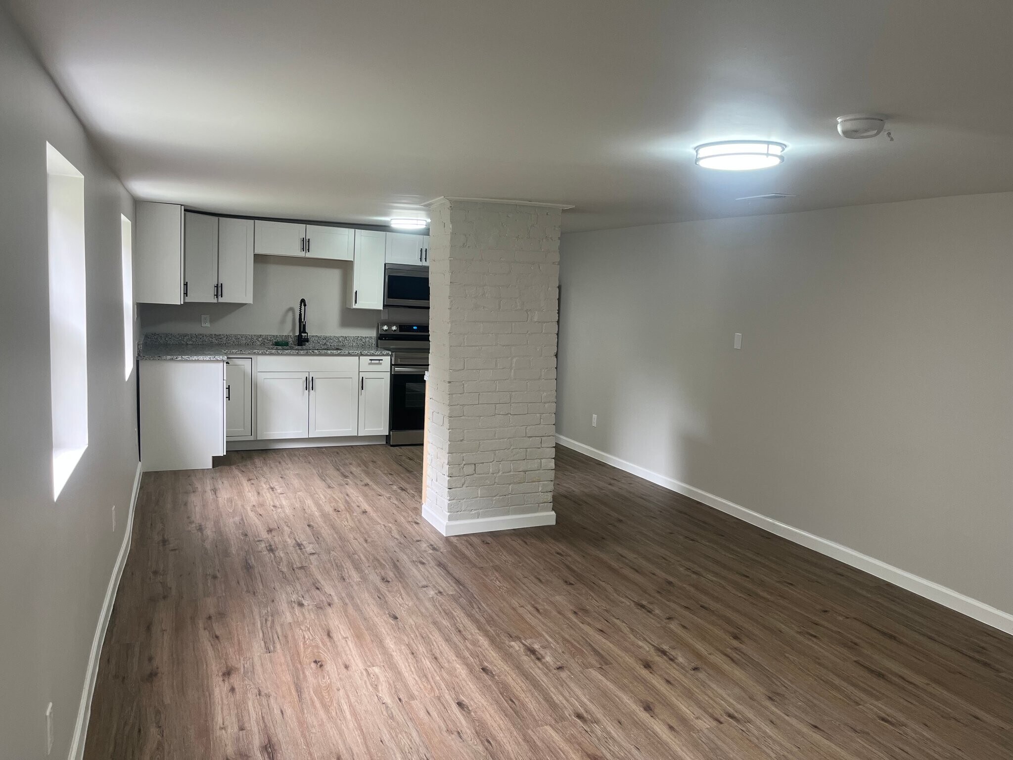 Building Photo - 7011 Britton Ave