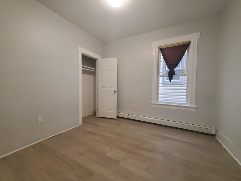 Building Photo - 169 Claremont Ave