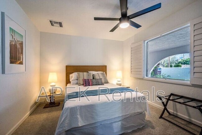 Building Photo - 1970 S Joshua Tree Pl