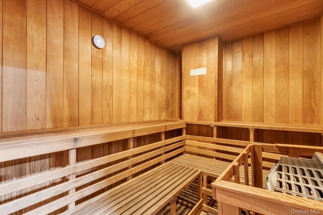 Building Photo - 340 E 93rd St