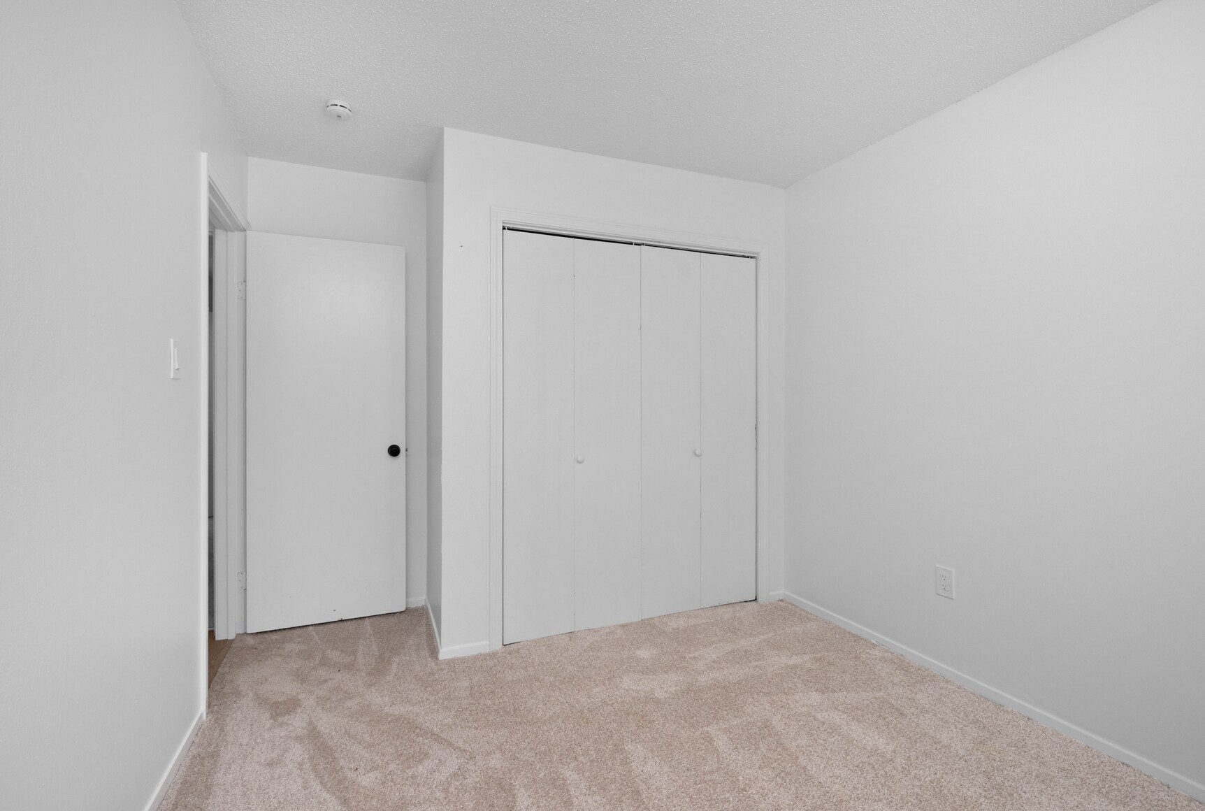 Building Photo - 5340 Lakeview Cv
