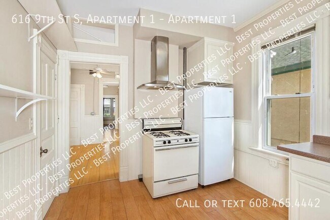 Building Photo - 616 9th St S