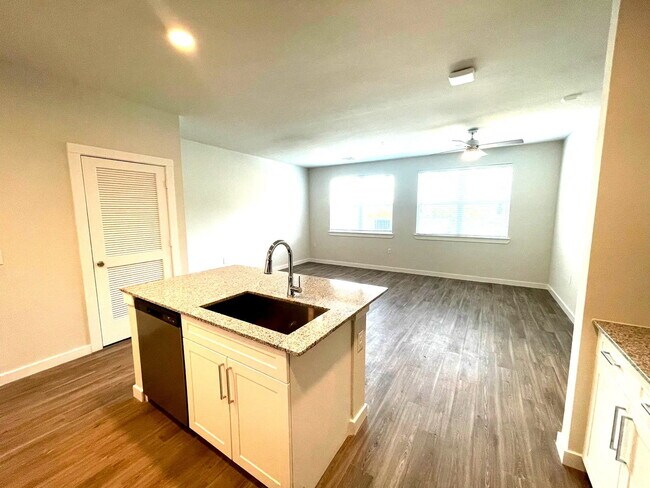 Building Photo - 295 Co Rd 138