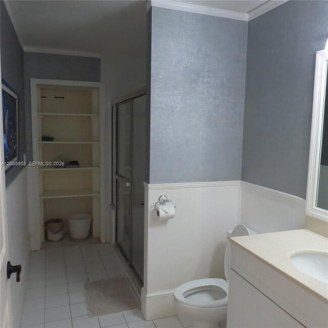 Building Photo - 542 N Cypress Dr