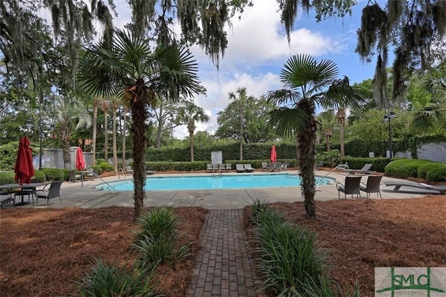 Building Photo - 49 Thatcher Ln