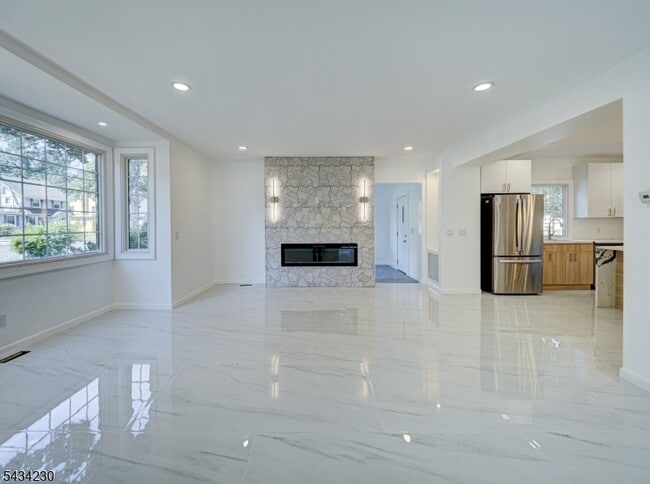Building Photo - 217 Heywood Ave