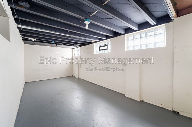 Building Photo - 2304 Cora St