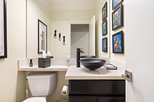 Building Photo - 49105 Casa Del Rio